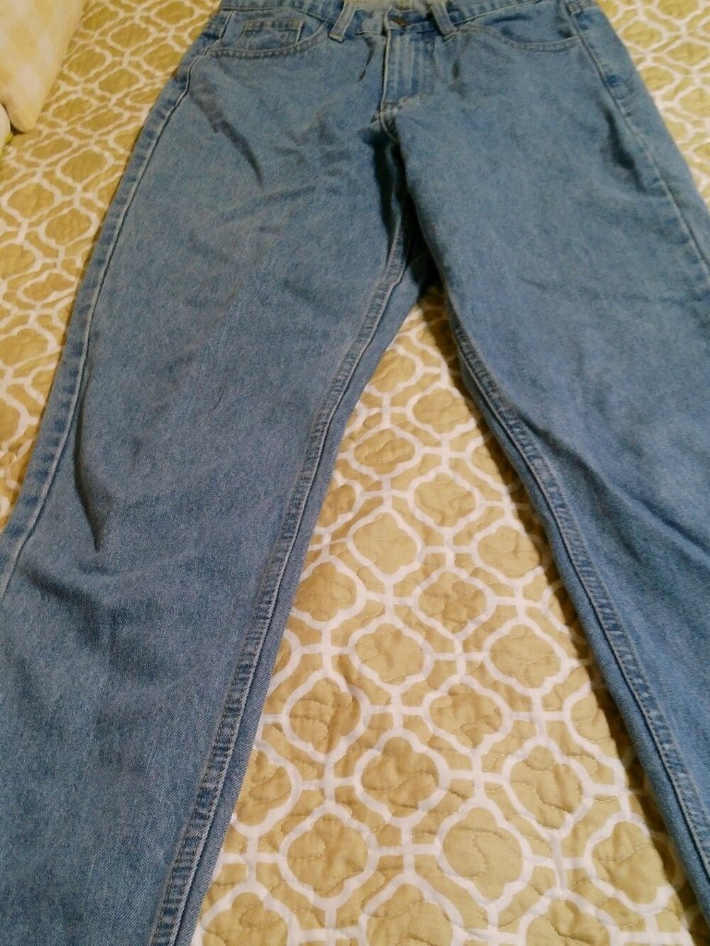 THCREASA JEANS SIZE 26 GOOD CONDITION